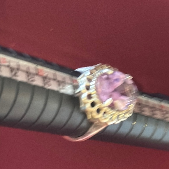 Elegant Purple Gemstone Ring - Picture 6 of 9